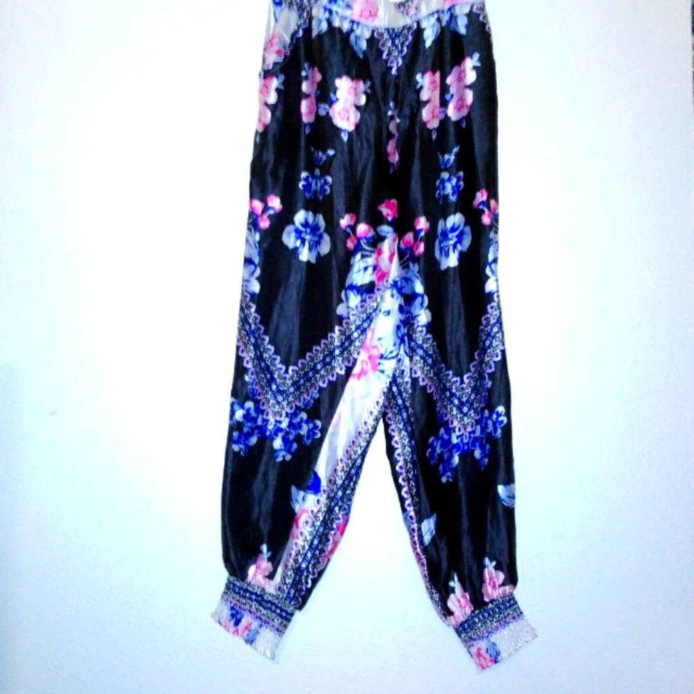 Curvy Girl By Ashley Stewart Floral Bottoms